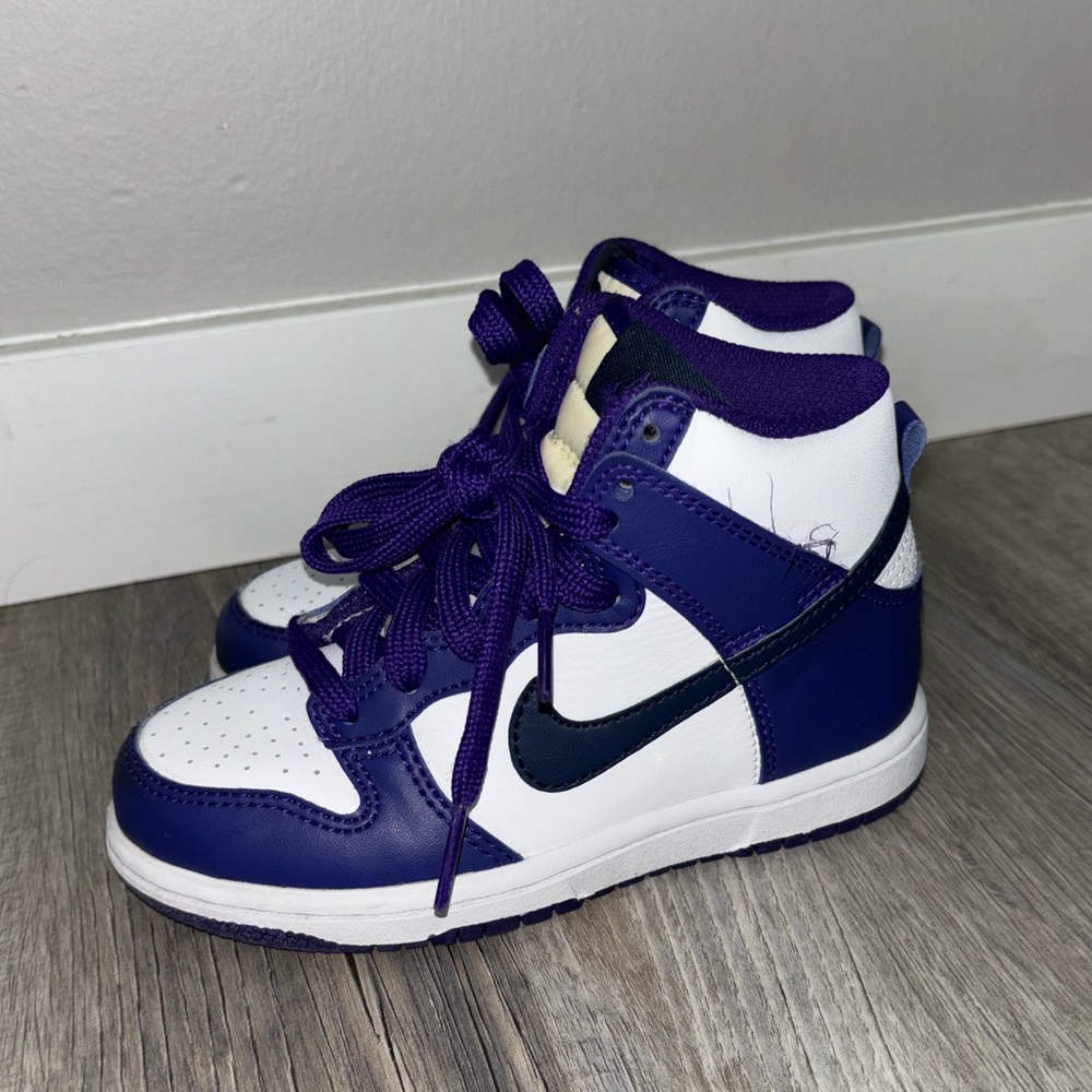 Nike Dunks - Picture 2 of 6